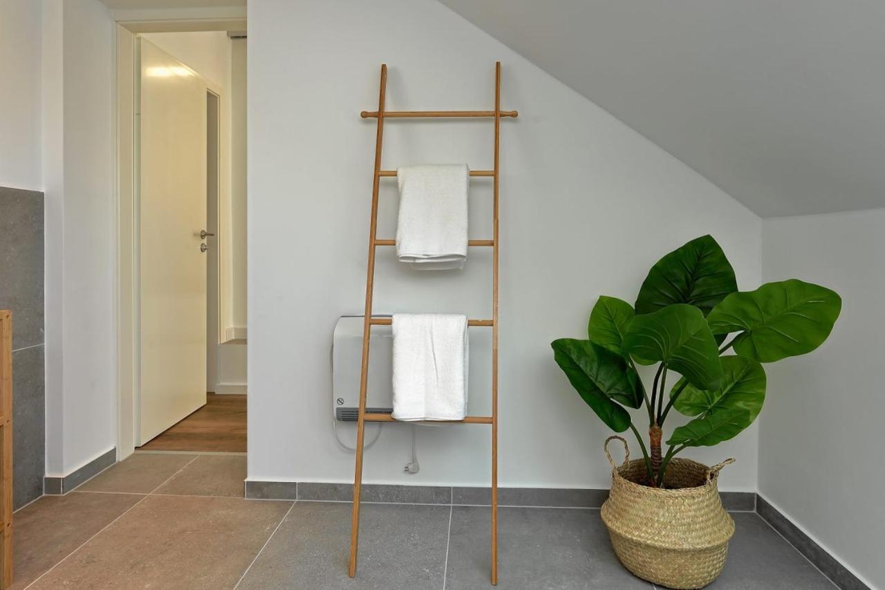 'Traveller Lodge' Grosszuegiges Apartment - 3 Bedroom 10Min To Hbf, Full Kitchen, Homeoffice, Netflix, Wifi Düsseldorf Kültér fotó